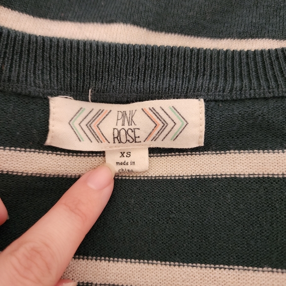 ✨2 for $5✨ Pink Rose Green Striped Cinched Waist 3/4 Length Sleeve Top Size XS - Picture 6 of 7